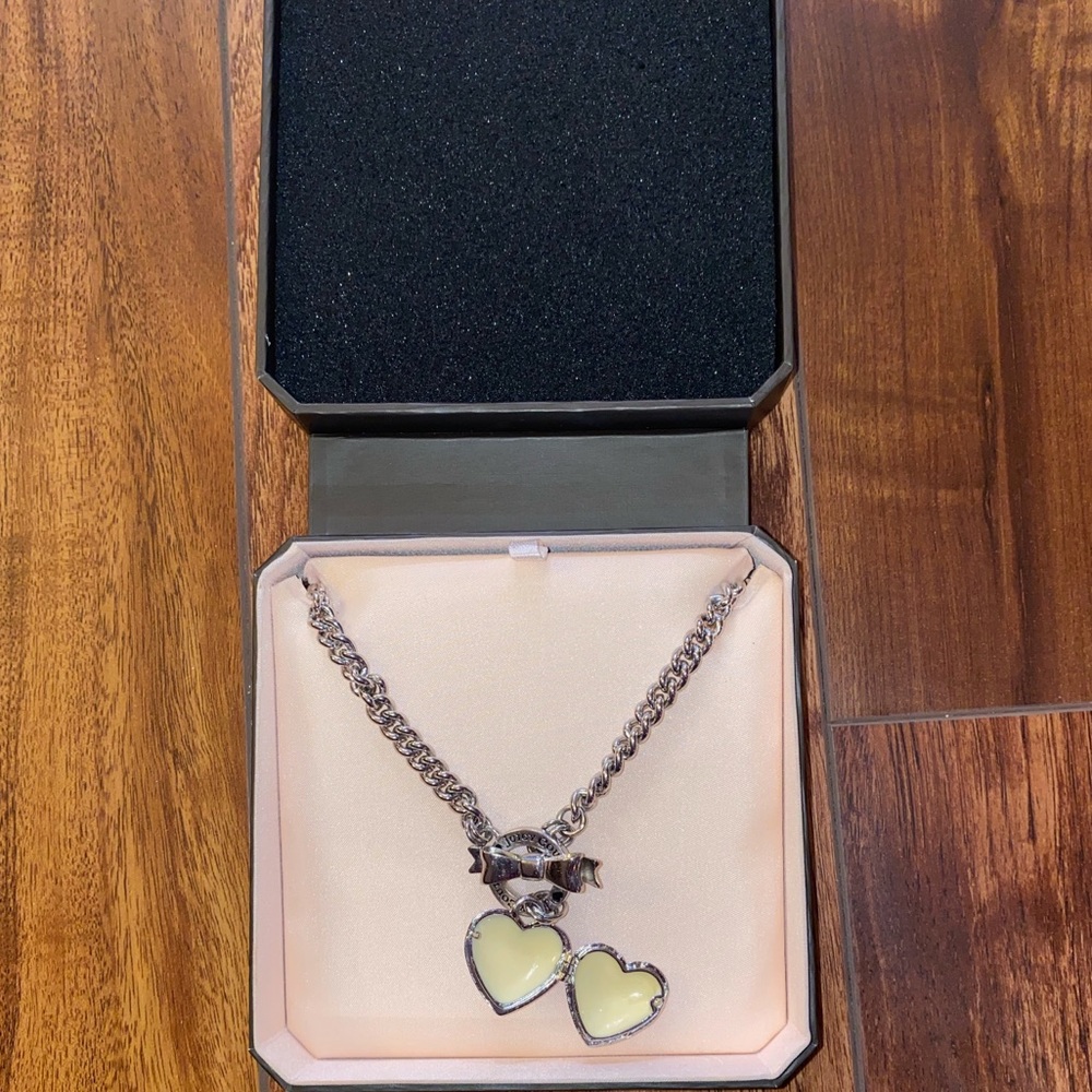 Juicy Couture heart locket necklace - Picture 2 of 4